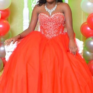 3 dresses perfect for Prom,Sweet16,and Quinceañera
